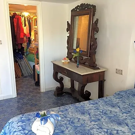 Casa Adriana Bed & Breakfast 3*