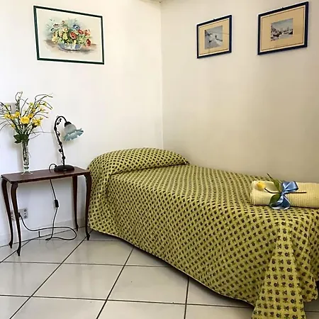 Casa Adriana Bed & Breakfast 3*